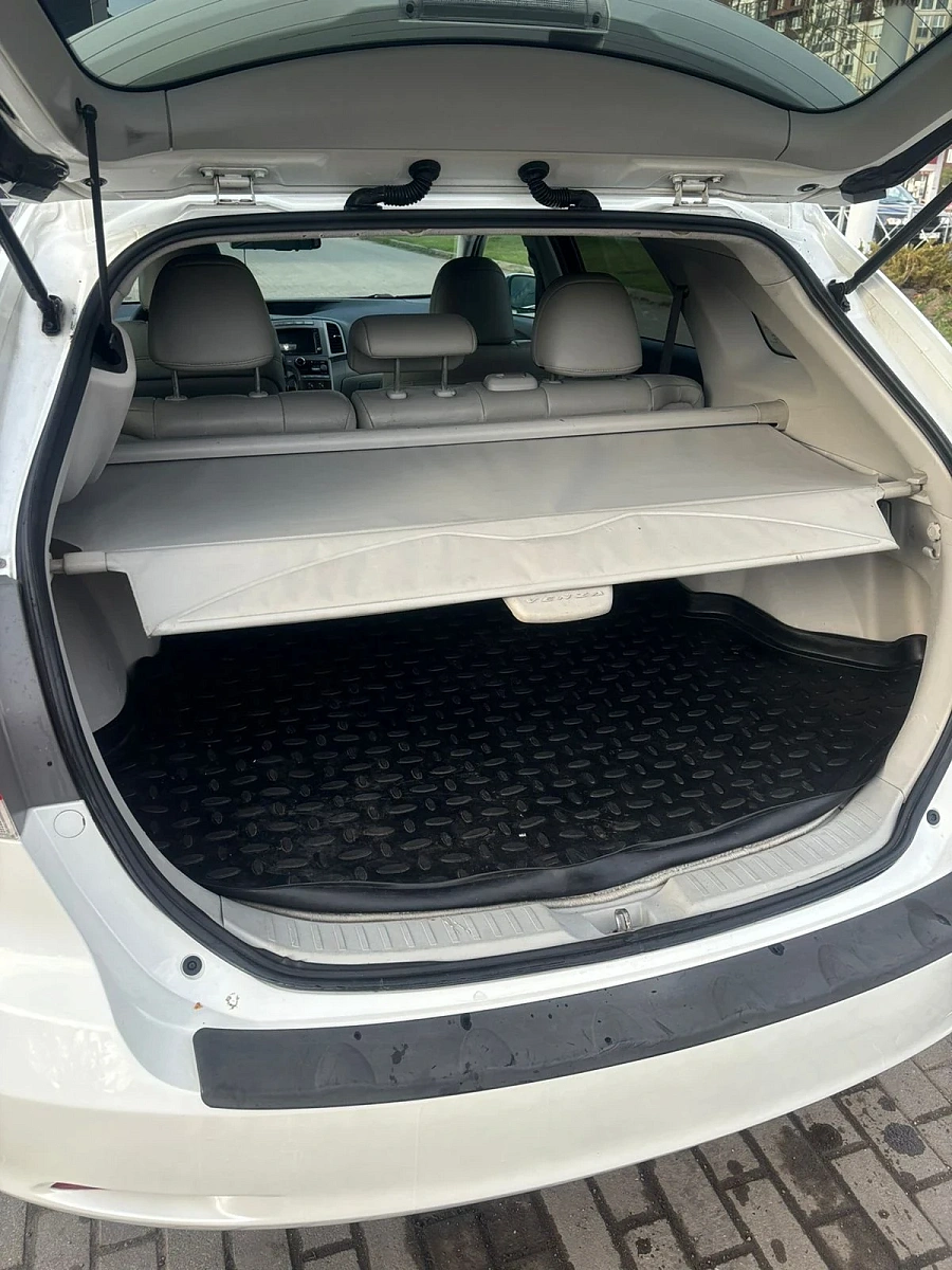 Toyota Venza, 2009г., передний привод, автомат