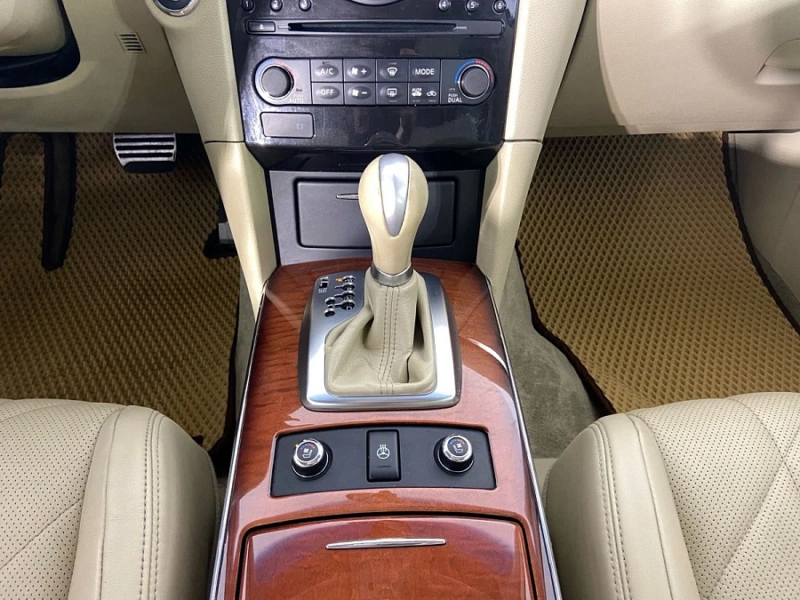 Infiniti QX70, 2014г., полный привод, автомат