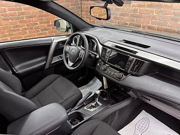 Toyota RAV4, 2019г, полный привод, автомат
