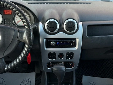 Renault Logan, 2011г, передний привод, автомат