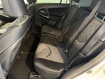 Toyota RAV4, 2012г, передний привод, автомат