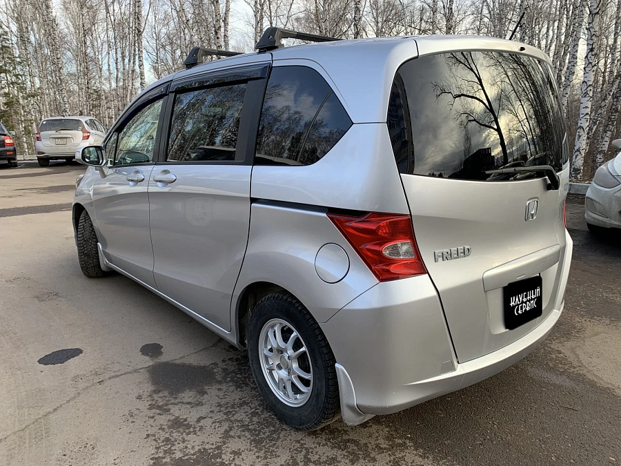 Honda Freed, 2010г., передний привод, вариатор