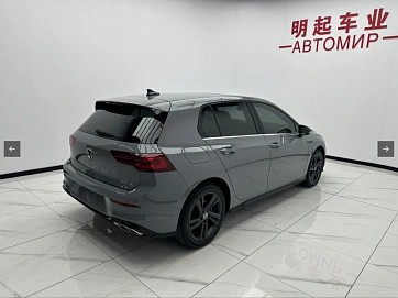 Volkswagen Golf, 2022г., передний привод, робот