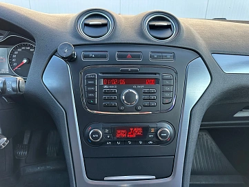 Ford Mondeo, 2012г., передний привод, механика