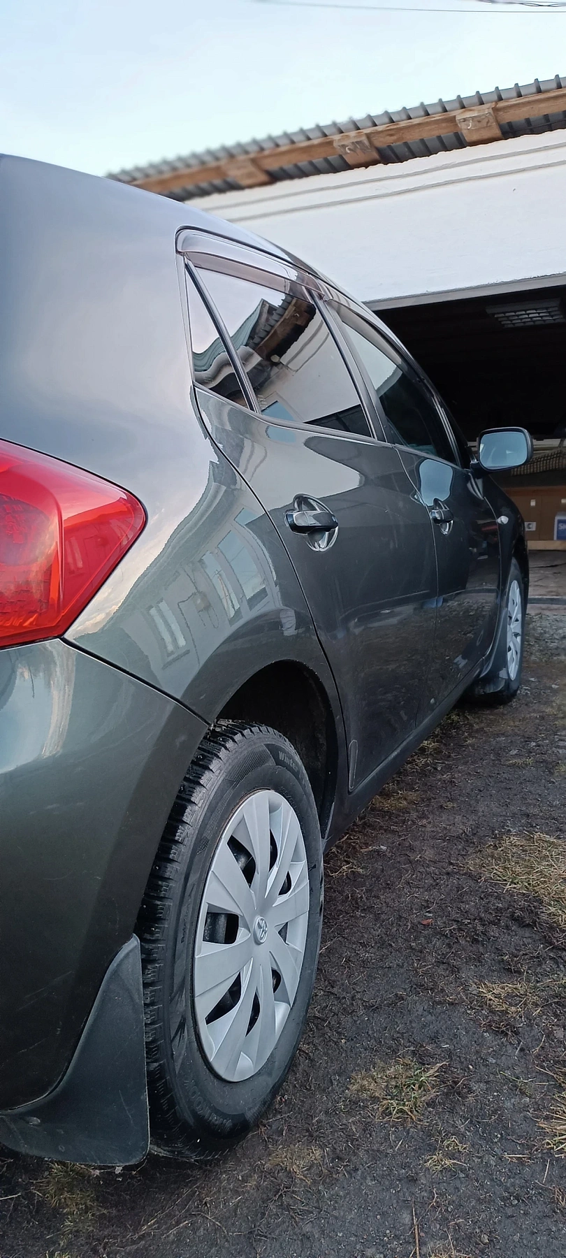 Toyota Auris, 2008г., передний привод, механика