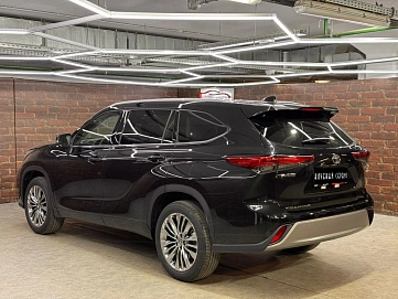 Toyota Highlander, 2025г, полный привод, автомат