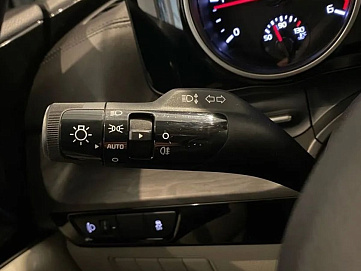 Kia , 2021г., передний привод, автомат