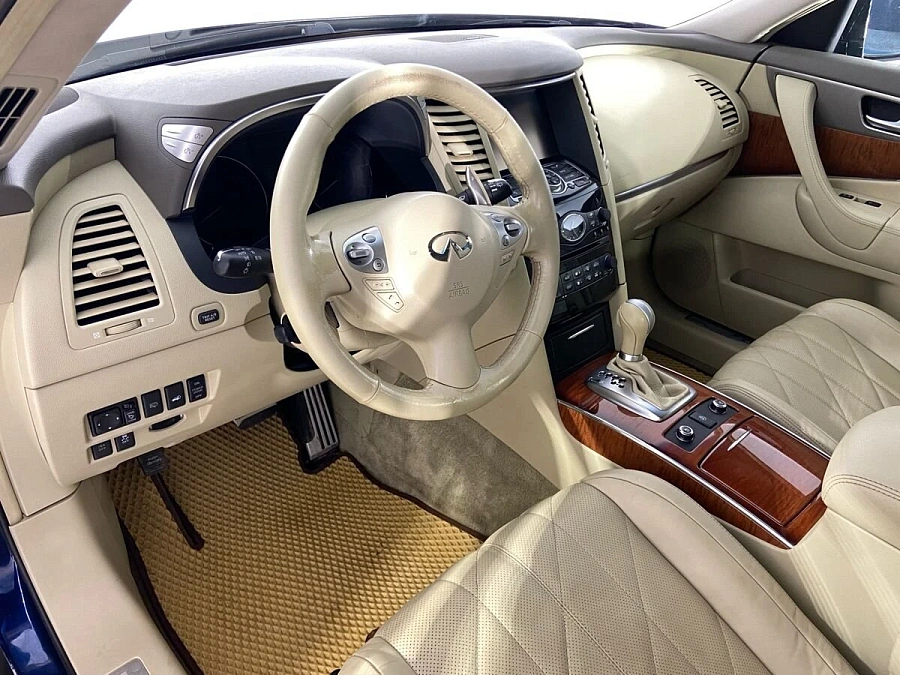 Infiniti QX70, 2014г., полный привод, автомат