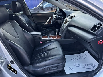 Toyota Camry, 2010г, передний привод, автомат