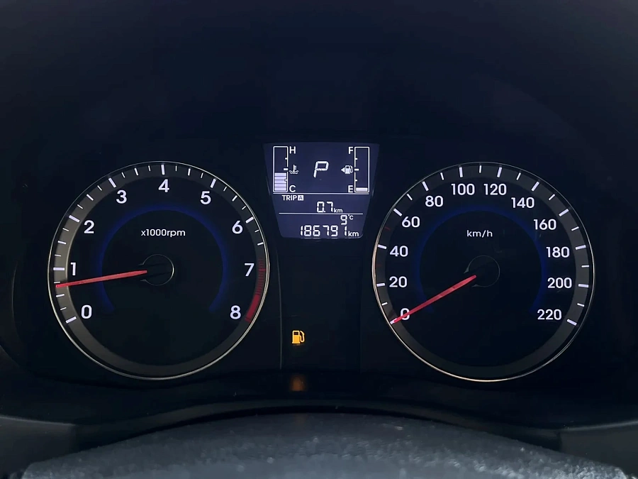 Hyundai Solaris, 2015г., передний привод, автомат