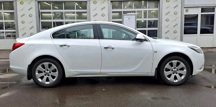 Opel Insignia, 2012г., передний привод, автомат