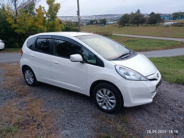 Honda Fit, 2012г, передний привод, вариатор