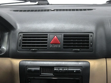 Skoda Octavia, 2001г, передний привод, механика