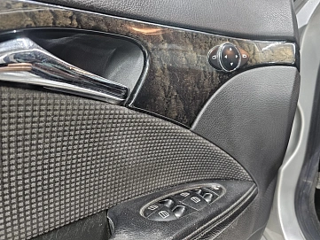 Mercedes-Benz E-Класс, 2004г, задний привод, автомат