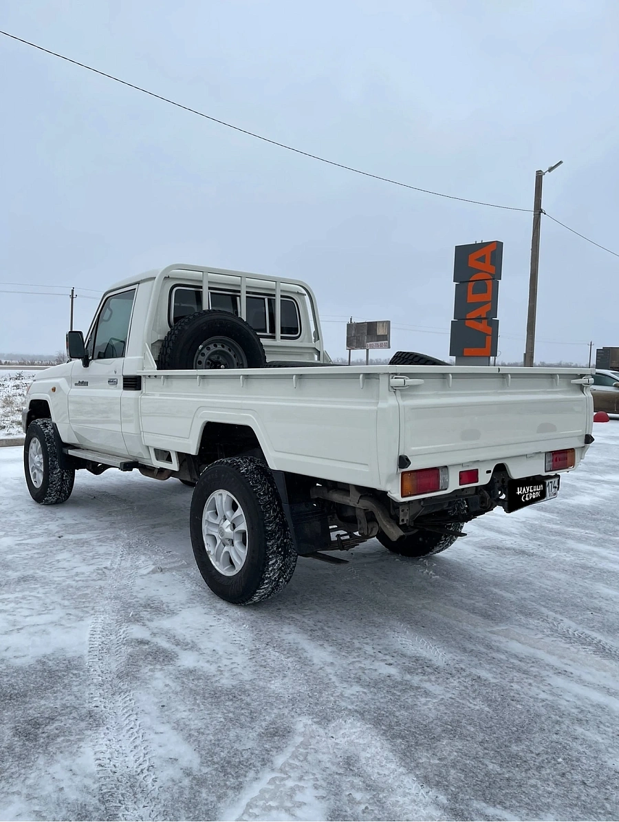 Toyota Land Cruiser, 2017г., полный привод, механика