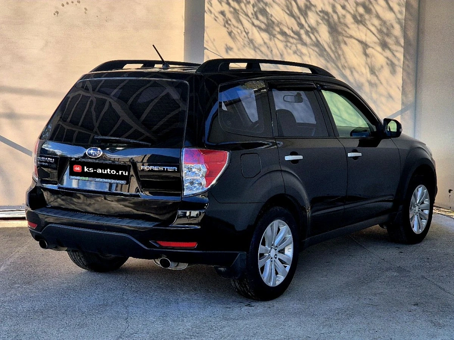 Subaru Forester, 2011г., полный привод, механика