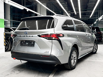 Toyota Sienna, 2021г., передний привод, автомат