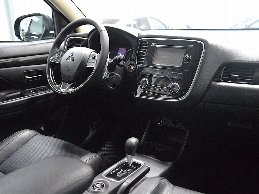 Mitsubishi Outlander, 2016г., полный привод, вариатор