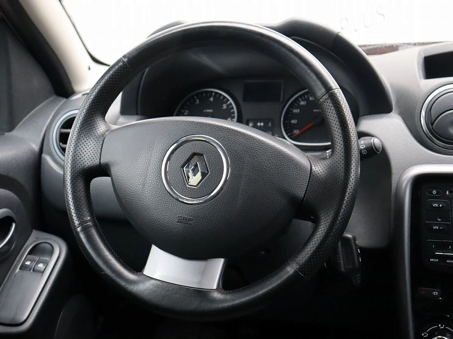 Renault Duster, 2013г., полный привод, механика