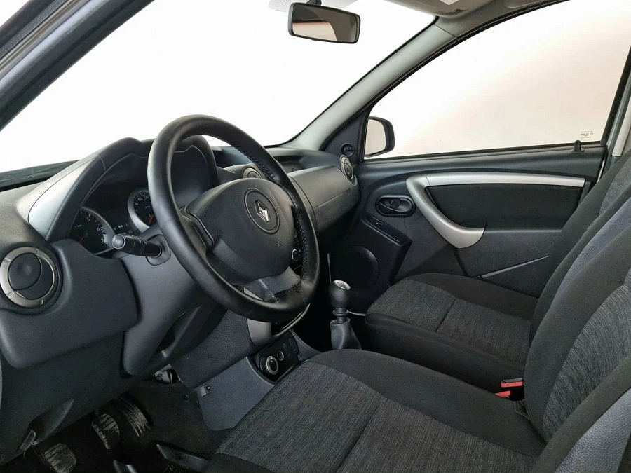 Renault Duster, 2014г., полный привод, механика