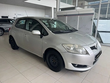 Toyota Auris, 2007г, передний привод, робот