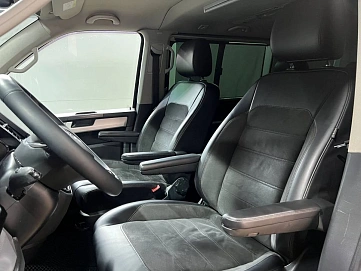 Volkswagen Multivan, 2017г, передний привод, робот