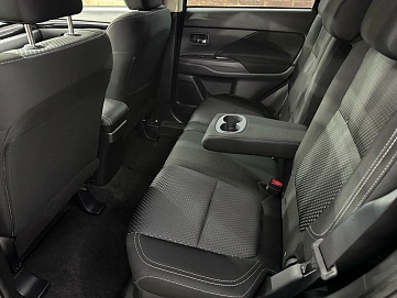 Mitsubishi Outlander, 2018г, передний привод, вариатор