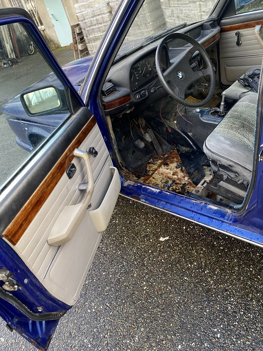 BMW 5 серии, 1981г., задний привод, механика