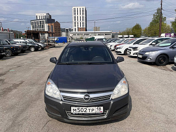 Opel Astra, 2012г, передний привод, механика