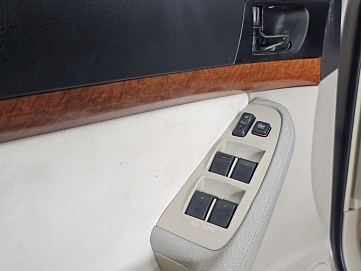 Toyota Avensis, 2006г, передний привод, автомат