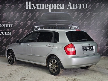 Kia Cerato, 2006г, передний привод, механика