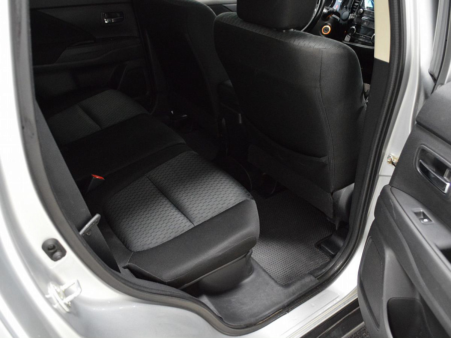Mitsubishi Outlander, 2015г., полный привод, вариатор