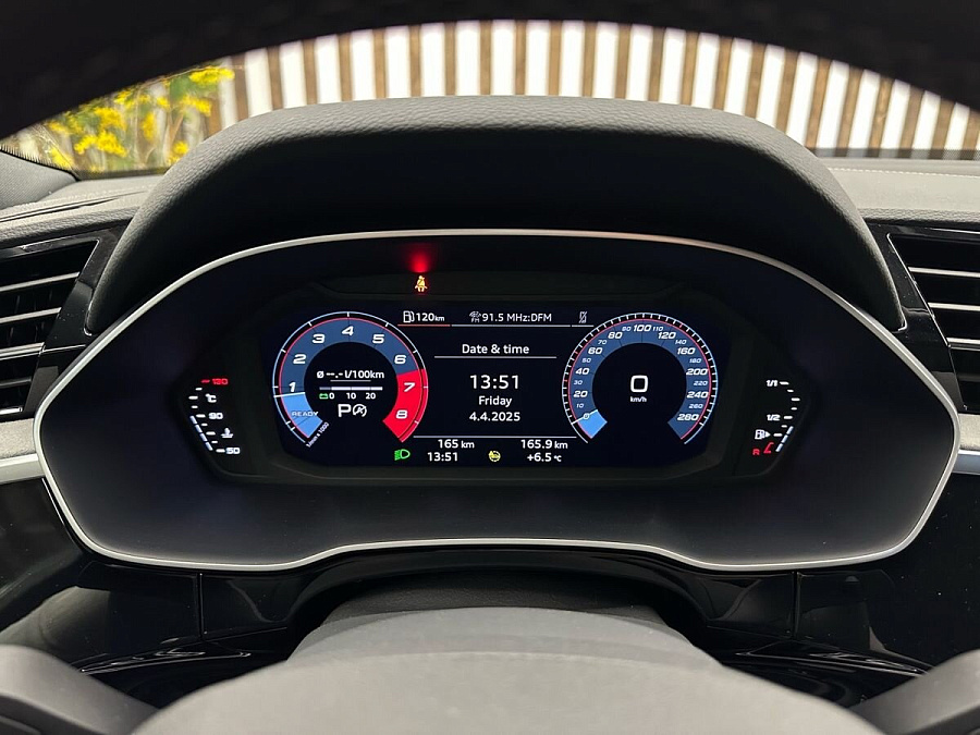 Audi Q3, 2024г., передний привод, робот