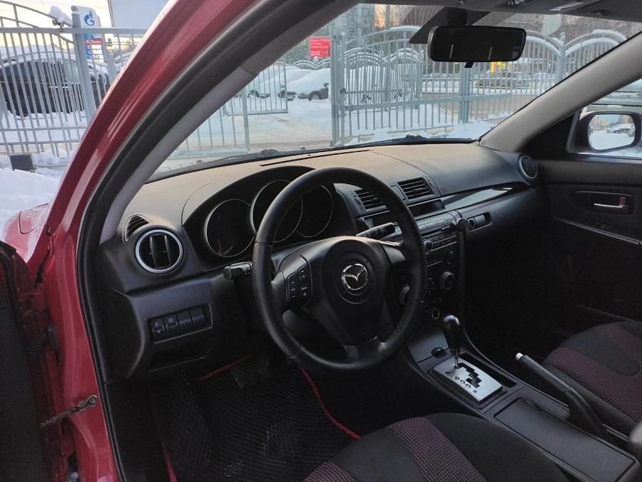 Mazda 3, 2006г., передний привод, автомат