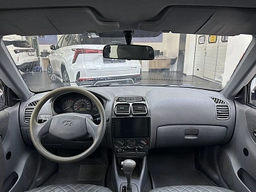 Hyundai Accent, 2010г, передний привод, автомат
