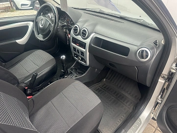 Renault Sandero, 2012г, передний привод, механика