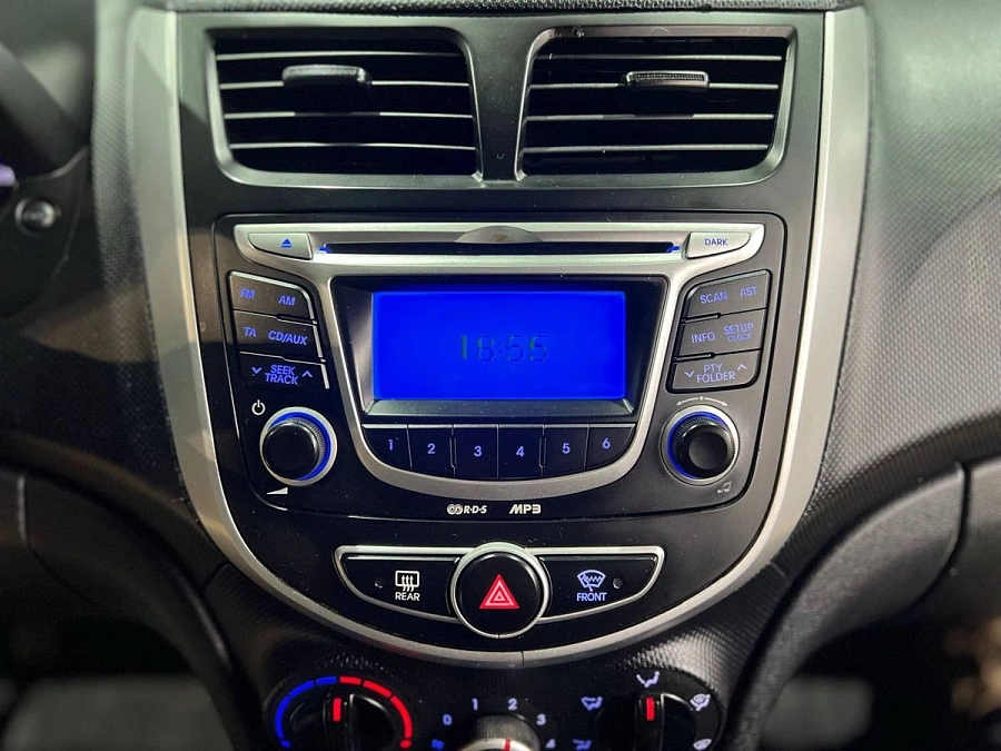 Hyundai Solaris, 2013г., передний привод, механика