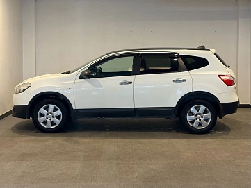 Nissan , 2011г., передний привод, механика