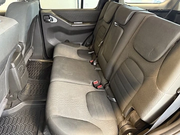 Nissan Pathfinder, 2012г, передний привод, механика