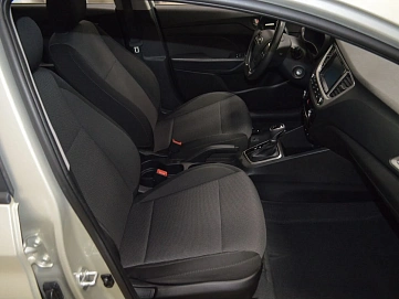 Hyundai Solaris, 2019г, передний привод, автомат