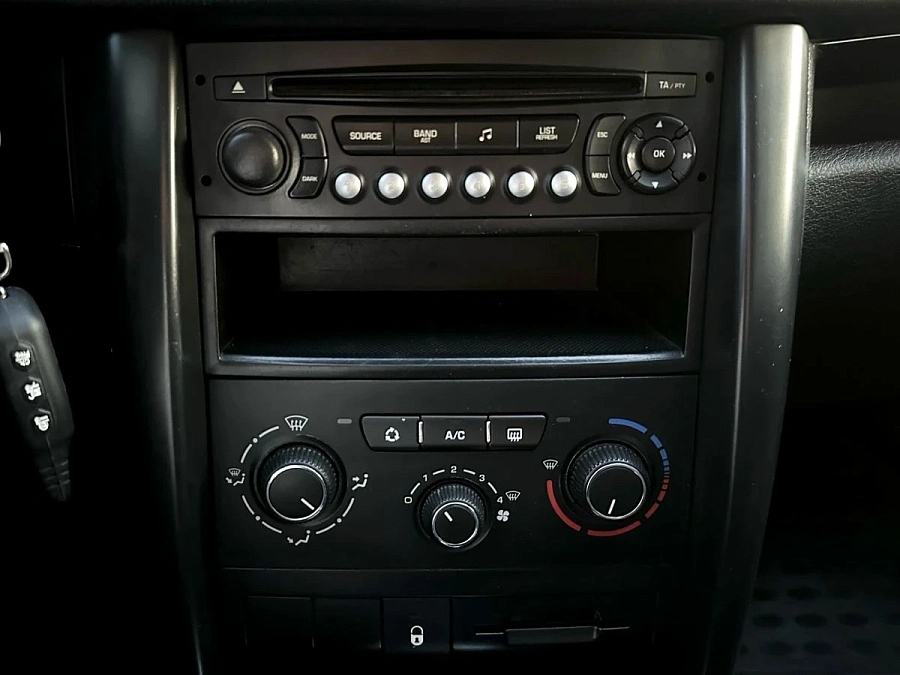 Peugeot 207, 2009г., передний привод, робот