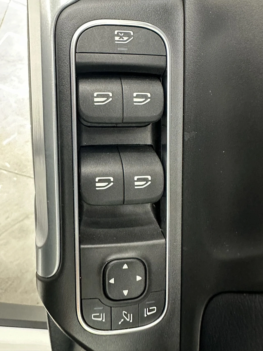 Mercedes-Benz GLB, 2021г., передний привод, робот