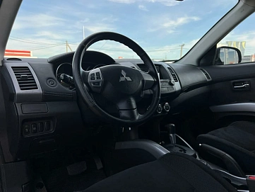 Mitsubishi Outlander, 2010г, передний привод, автомат