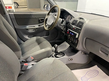 Hyundai Accent, 2001г, передний привод, механика