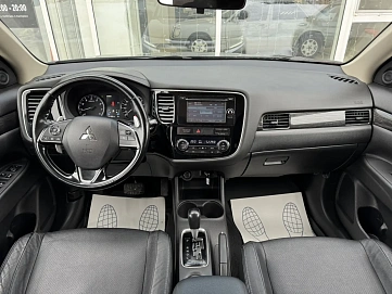 Mitsubishi Outlander, 2015г, полный привод, вариатор