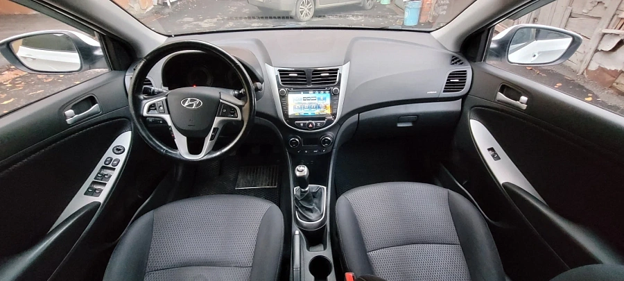 Hyundai Solaris, 2015г., передний привод, механика