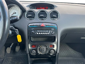 Peugeot 408, 2013г., передний привод, механика