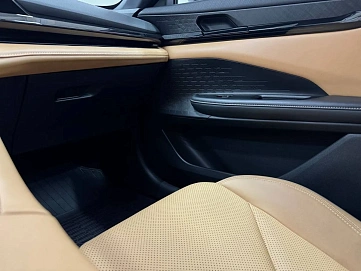 Changan UNI-V, 2023г, передний привод, робот