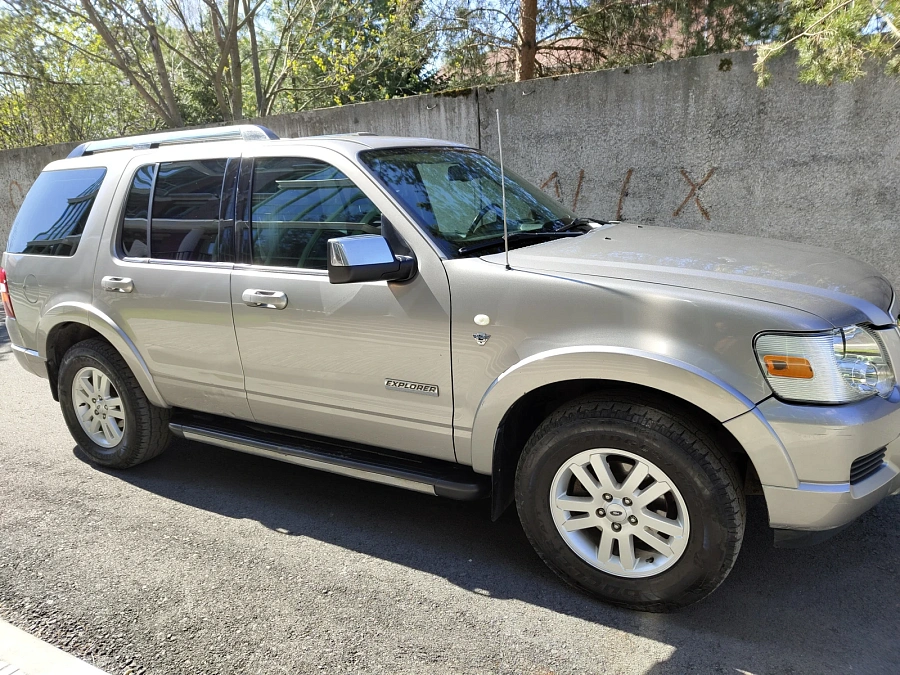 Ford Explorer, 2008г., полный привод, автомат