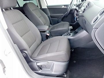 Volkswagen Tiguan, 2014г, передний привод, робот